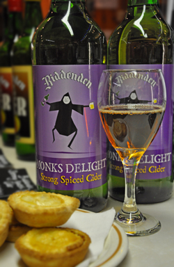 Biddenden Monk's Delight Strong Spiced Cider with mince pies