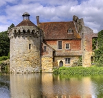 Scotney_Castle.jpg